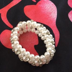 Pearl bracelet